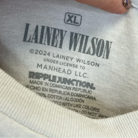 Ripple Junction Lainey Wilson Unisex XL White Graphic Tee Country Music  Western - Picture 5 of 8